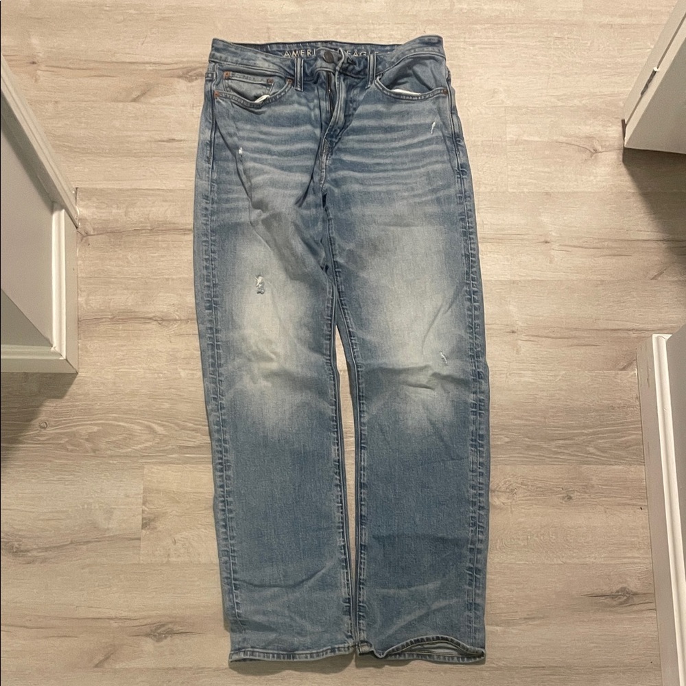 American Eagle Outfitters Light Blue Relaxed Jeans